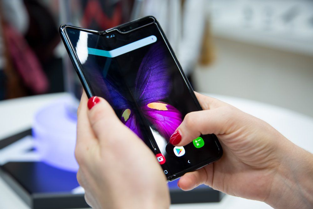 С 1 сентября россияне смогут вернуть смартфон из-за отсутствия RuStore