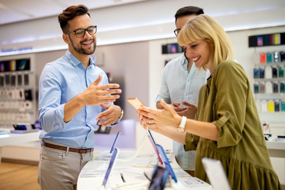 Почти 5000 гаджетов изъяли в столичном «Горбушкином дворе» после рейда таможни
