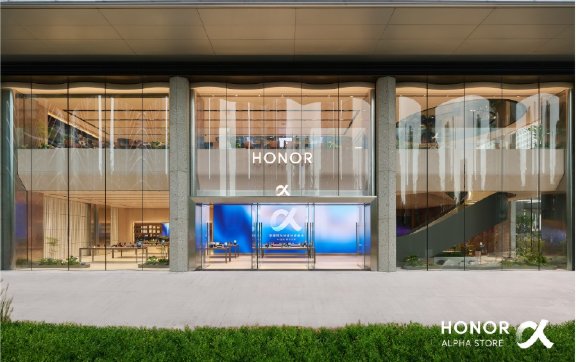 В Шэньчжэне открылся флагманский магазин Honor Alpha