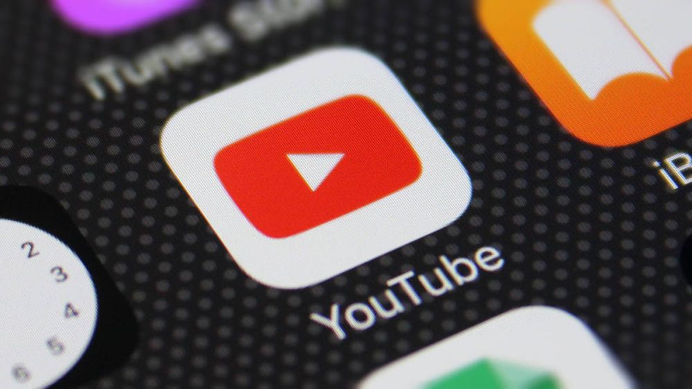 «Жидкое стекло» теперь и на YouTube — кнопки и плеер стали полупрозрачными