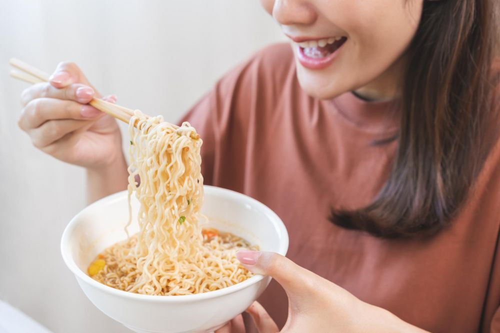 Дайджест 06.04-12.04: Nongshim откроет производство в России, Продавцы музыкальных инструментов уходят с маркетплейсов, «М.Видео» может сократить до трети магазинов