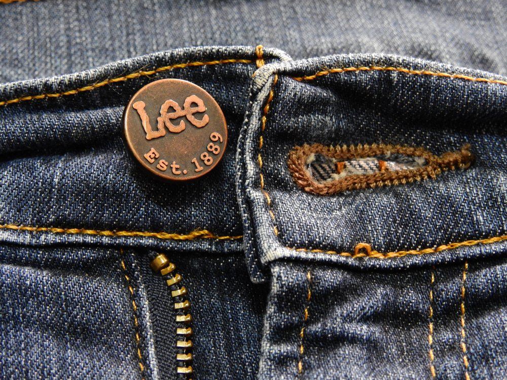 Kontoor Brands решил продать бренд джинсов Lee