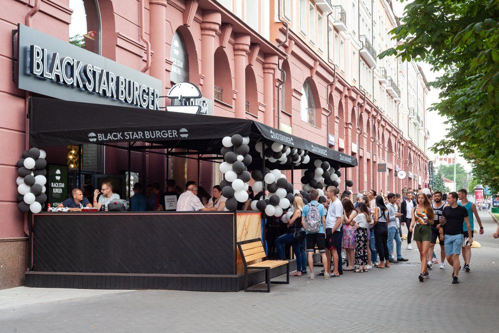 Дайджест 08.06-14.06: «М.Видео» откроет 5000 ПВЗ до конца года, Gloria Jeans закрыла флагманский магазин в Петербурге, Desport засыпали заявлениями о намерениях подать на банкротство