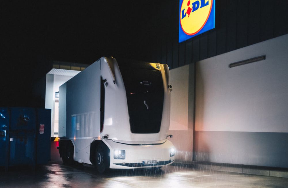 Сеть супермаркетов Lidl выпустит на дороги Германии первый «слепой» беспилотный грузовик