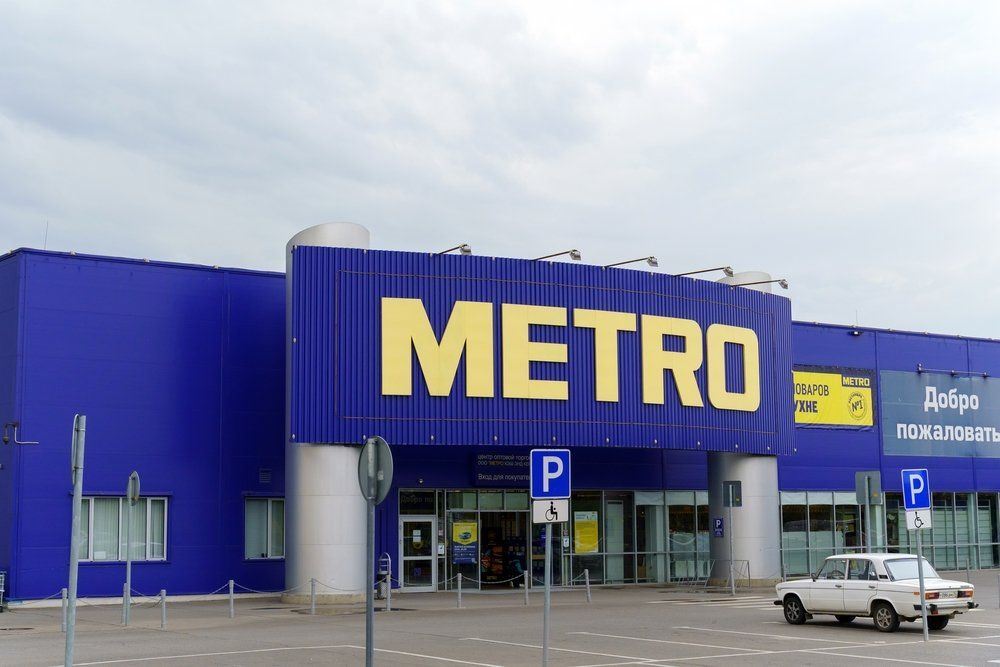 Дайджест 28.09-04.10: Российские активы Metro передали во временное управление, Выручка сети «Около» выросла на рекордные 61,2%, Samsung впервые обогнал Apple по выручке от продаж смартфонов в РФ