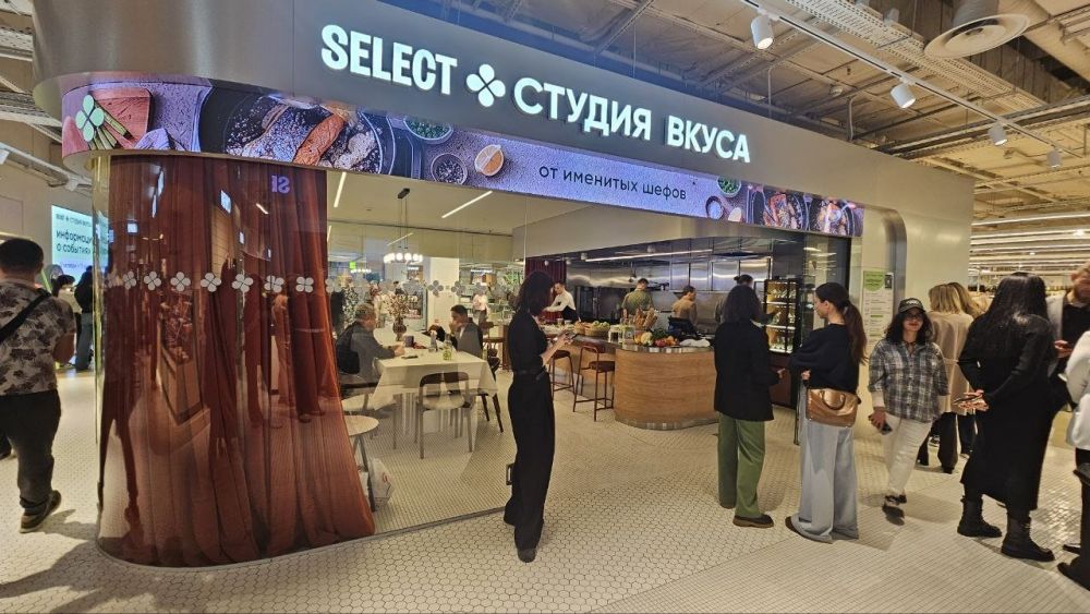 «Перекрёсток» открыл супермаркет нового формата с цифровым кафе и открытой кухней